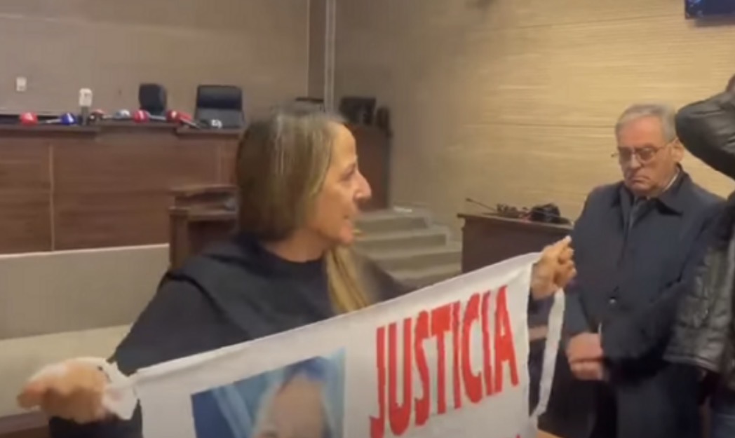  Asesino   reagimi i nënës së argjentinases në gjykatë pasi Endrit Nika u dënua me 18 vjet burgim