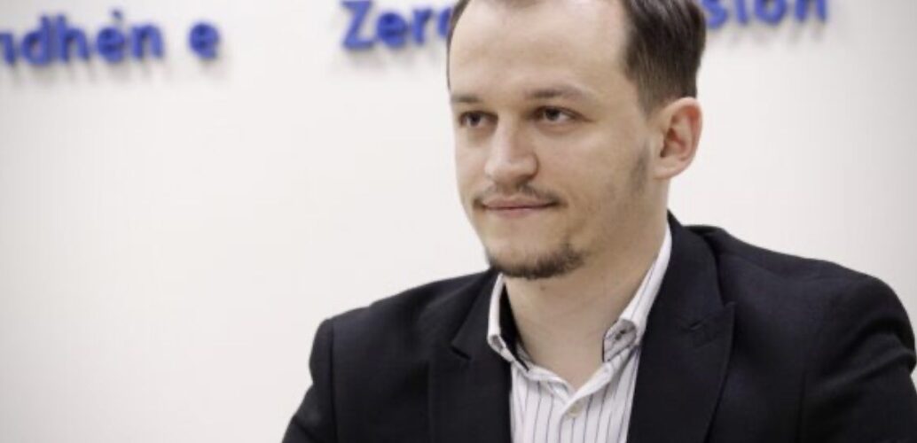 Cakolli për ndryshimin e orarit mësimor për shkak të Ramazanit: Vendimi gabuar, cenohet karakteri laik