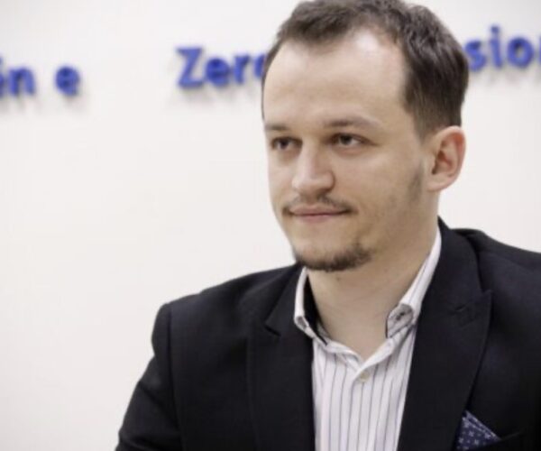 Cakolli për ndryshimin e orarit mësimor për shkak të Ramazanit: Vendimi gabuar, cenohet karakteri laik