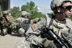 NATO pas raportimeve për reduktim të trupave amerikane në Kosovë: S’janë duke u shqyrtuar ndryshime të rëndësishme