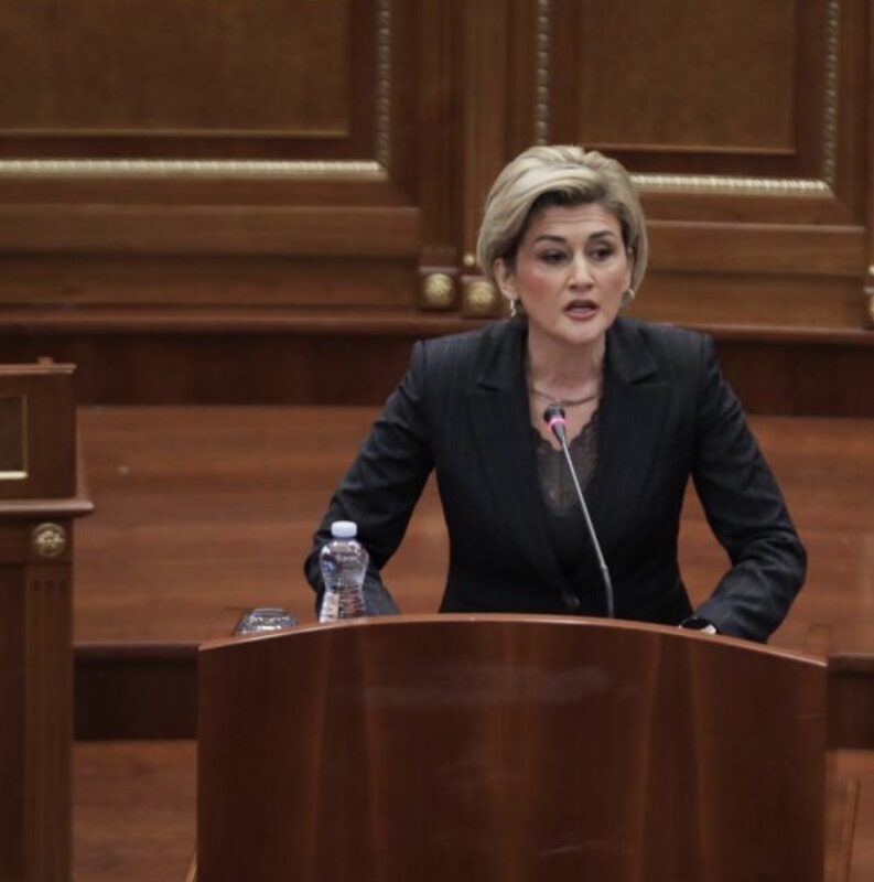 Kusari-Lila: Jam e bindur se do të gjendet një kompromis për presidentin