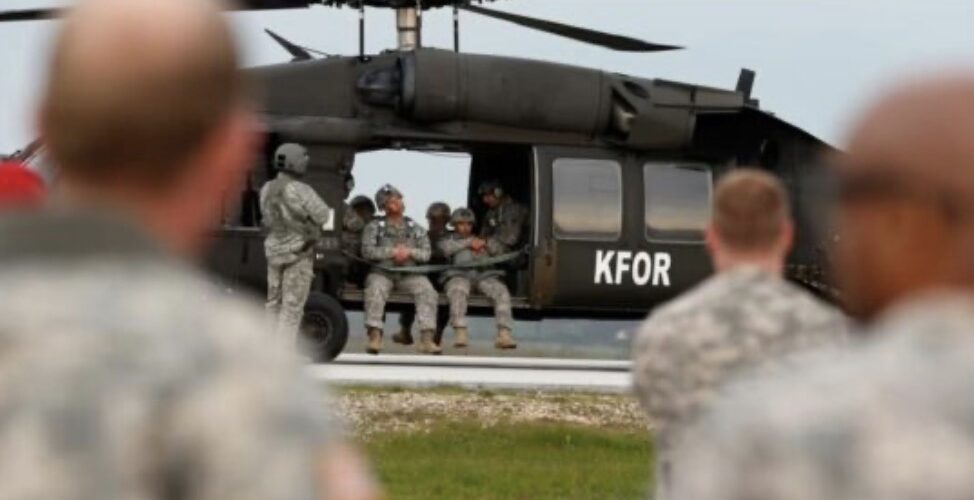 Koloneli amerikan Wojcik: Tërheqja e papritur e trupave amerikane do të shkaktonte pasiguri në Kosovë