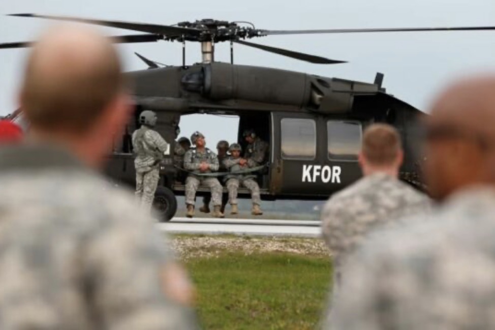 Koloneli amerikan Wojcik: Tërheqja e papritur e trupave amerikane do të shkaktonte pasiguri në Kosovë