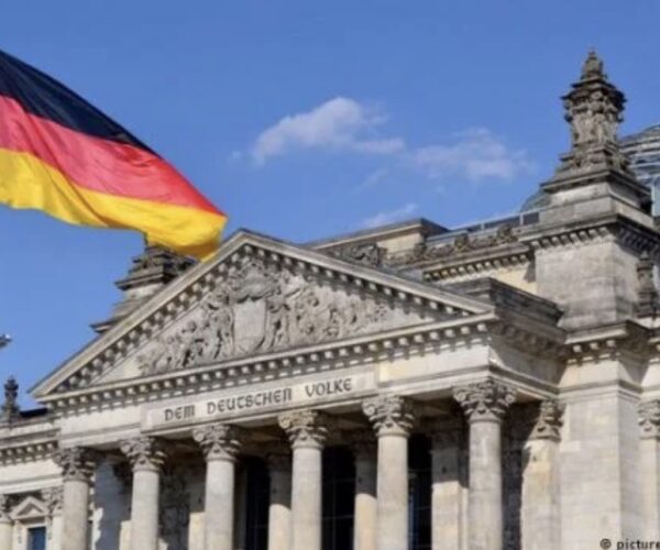 Gjermania thirrje shtetasve të saj të largohen nga Irani