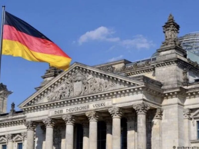 Gjermania thirrje shtetasve të saj të largohen nga Irani