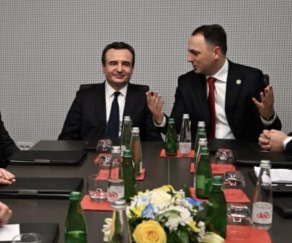 Kurti njofton një ditë pas për vizitën në AKI: Sukseset e inteligjencës kanë kontribuuar në sigurinë kombëtare e më gjerë