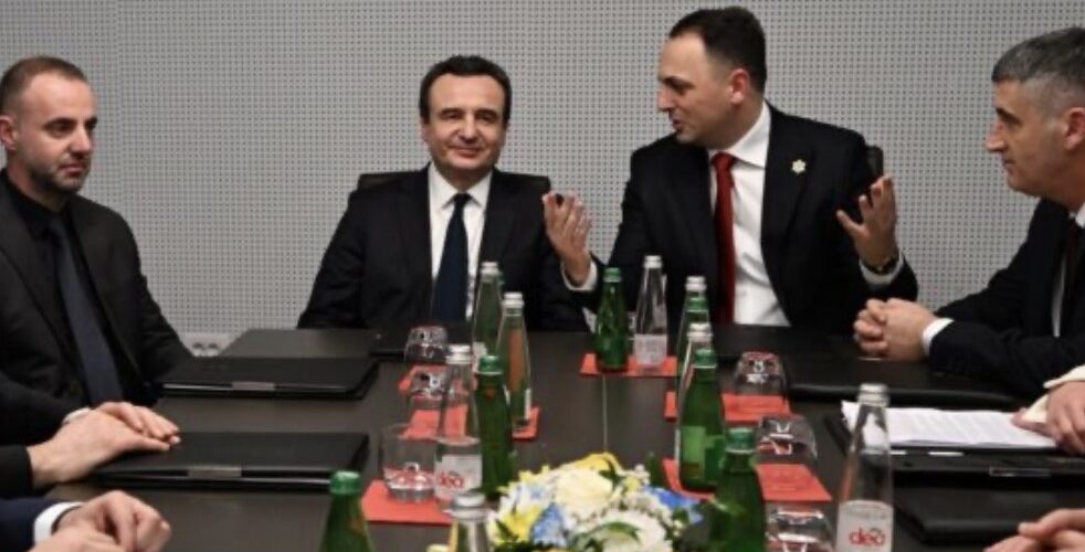 Kurti njofton një ditë pas për vizitën në AKI: Sukseset e inteligjencës kanë kontribuuar në sigurinë kombëtare e më gjerë