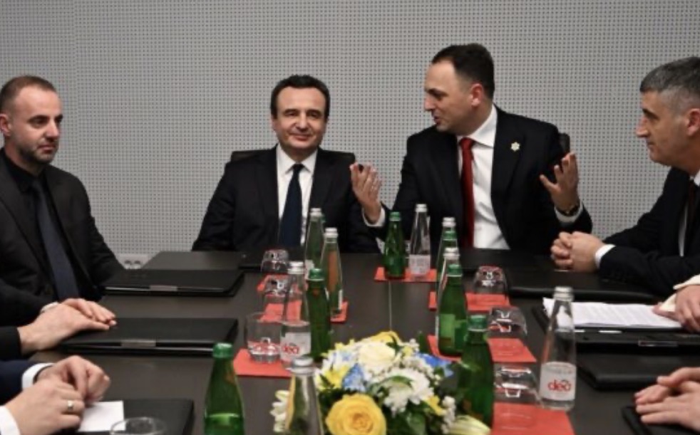 Kurti njofton një ditë pas për vizitën në AKI: Sukseset e inteligjencës kanë kontribuuar në sigurinë kombëtare e më gjerë