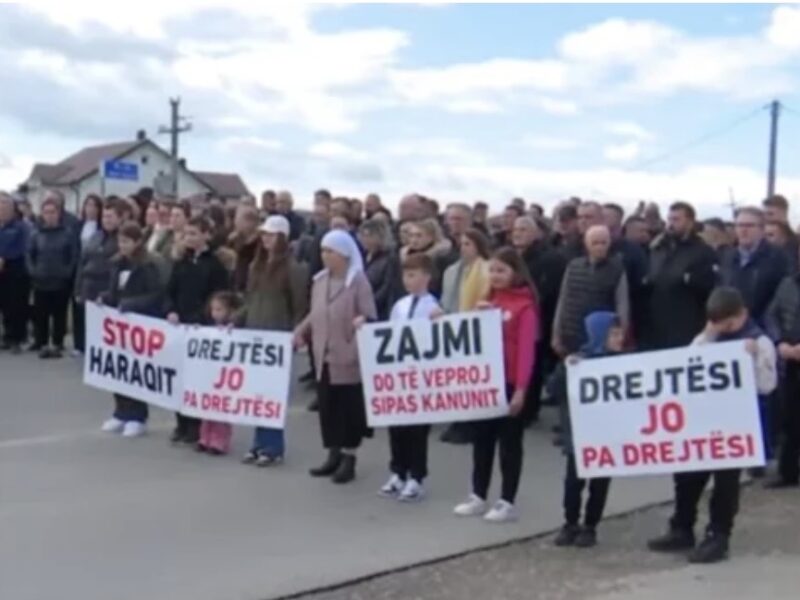 Banorët e dy fshatrave bllokojnë magjistralen Prishtinë–Pejë, kërkojnë zgjidhje për çështjet pronësore