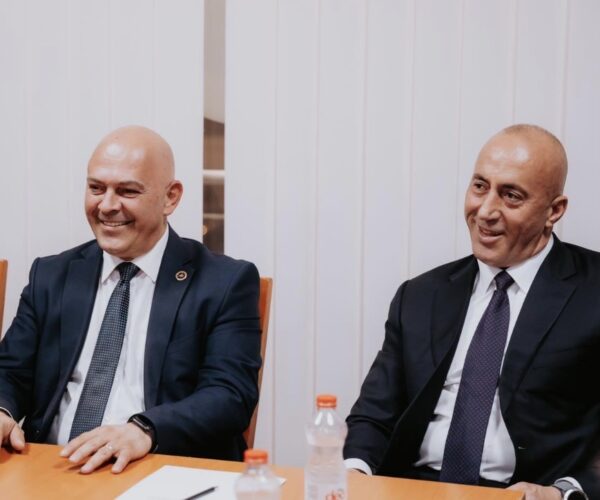 Ardian Gjini flet pas spekulimeve rreth shëndetit të Ramush Haradinajt