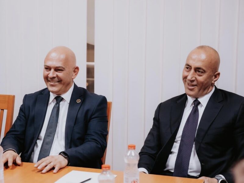 Ardian Gjini flet pas spekulimeve rreth shëndetit të Ramush Haradinajt