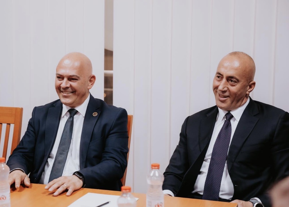 Ardian Gjini flet pas spekulimeve rreth shëndetit të Ramush Haradinajt