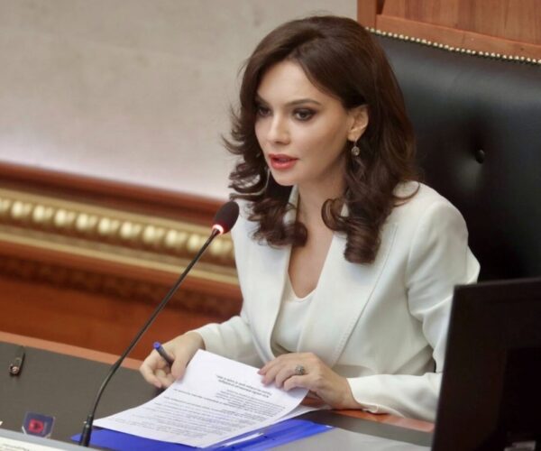 Spiropali sot në Kosovë, takohet me Kurtin, Haxhiun dhe Konjufcën