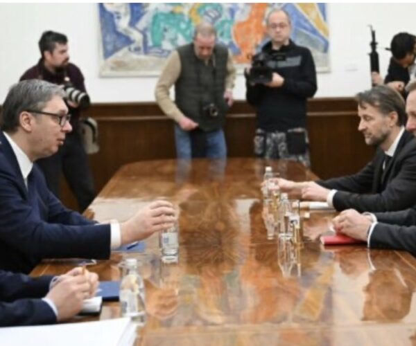 Vuçiq shmang temën me Sorensenin, kritikon aleancën Kosovë–Kroaci–Shqipëri: Do të shtojë tensionet