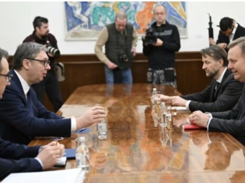 Vuçiq shmang temën me Sorensenin, kritikon aleancën Kosovë–Kroaci–Shqipëri: Do të shtojë tensionet