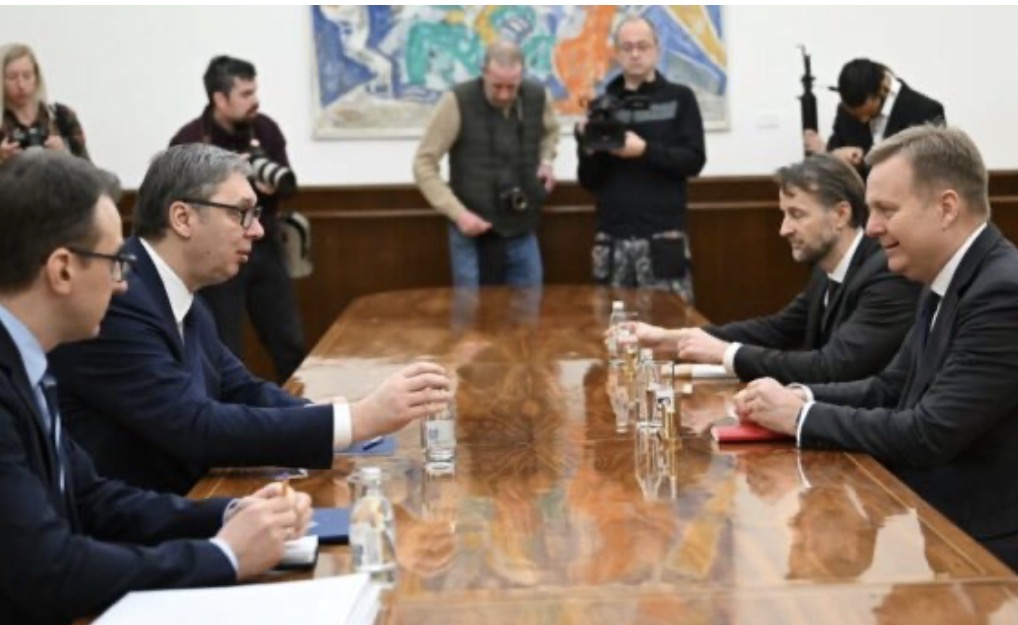 Vuçiq shmang temën me Sorensenin  kritikon aleancën Kosovë Kroaci Shqipëri  Do të shtojë tensionet