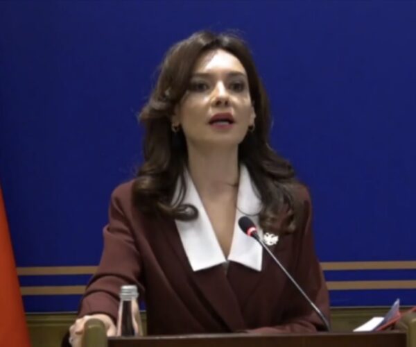 Spiropali për gjyqin në Hagë: S’po ndërhyjmë, por s’duhet krijuar përceptimi që po barazohet viktima me agresorin