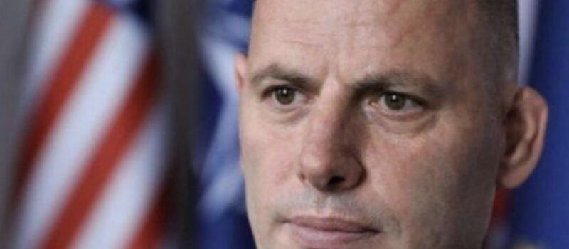 Kurti kërkoi fillimisht vota për Konjufcën president, pretendon Lladrovci