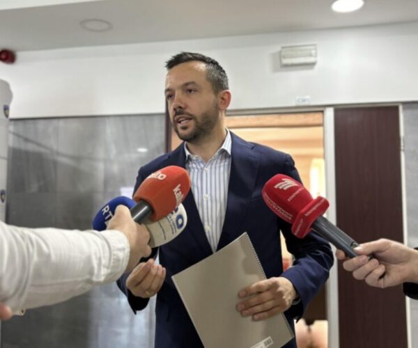 PDK-ja e gatshme të propozojë një emër për president, Tahiri: Vendit s’i bën nder dikush që ka pasur qasje të njëanshme