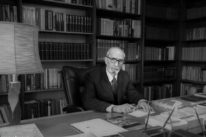 Rexhep Qosja: Droja e politikës nga lavdia e Adem Demaçit