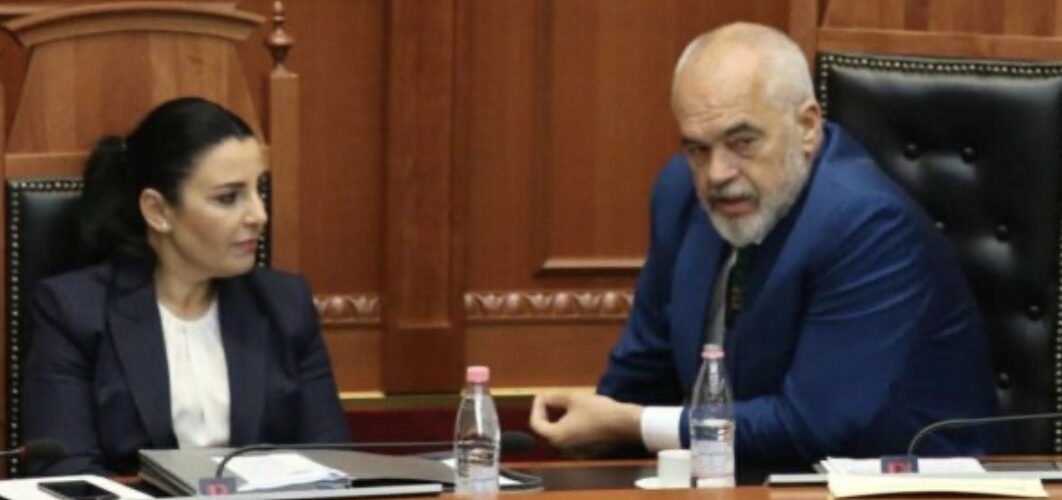 Edi Rama shkarkon Ballukun – i heq nga postet edhe Spiropalin dhe Vengun, Ministër i ri Jashtëm Ferit Hoxha