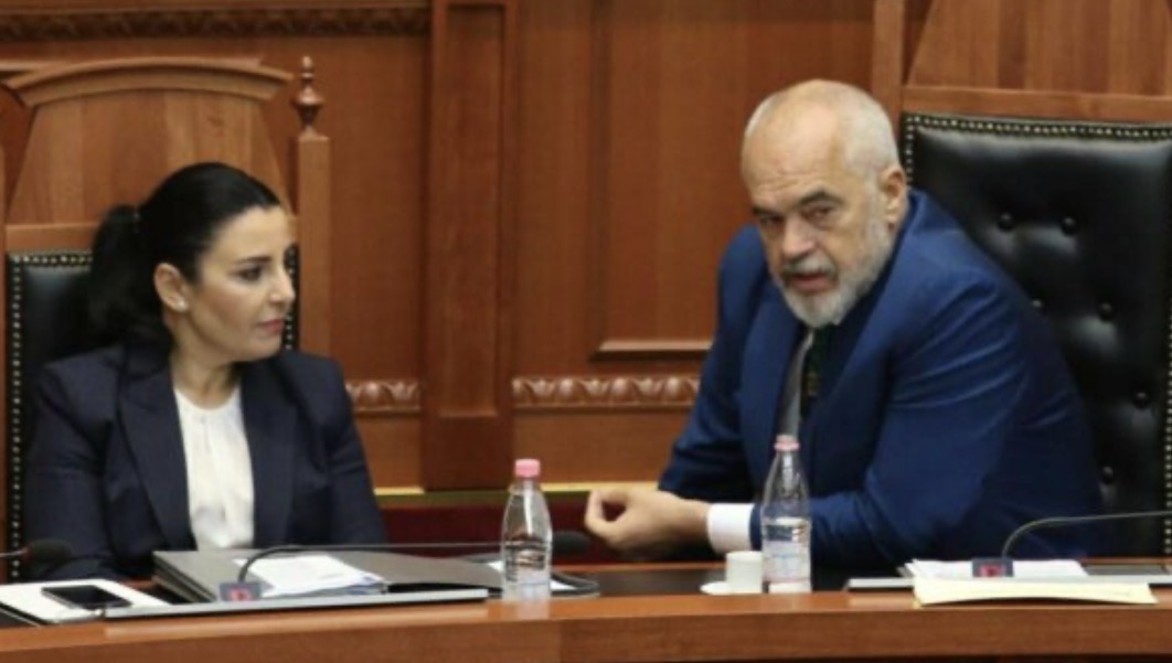 Edi Rama shkarkon Ballukun – i heq nga postet edhe Spiropalin dhe Vengun, Ministër i ri Jashtëm Ferit Hoxha