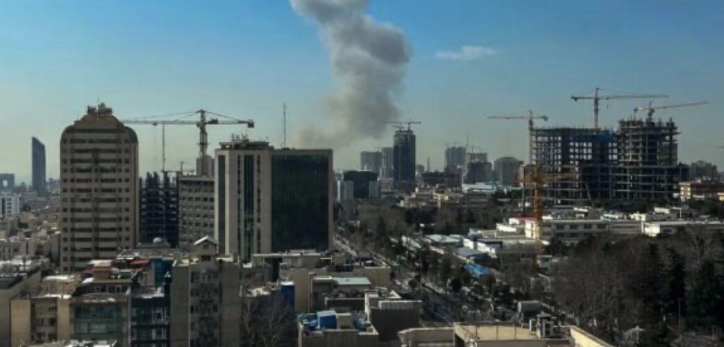 Izraeli dhe Irani mbyllin hapësirat ajrore