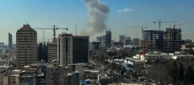 Izraeli dhe Irani mbyllin hapësirat ajrore