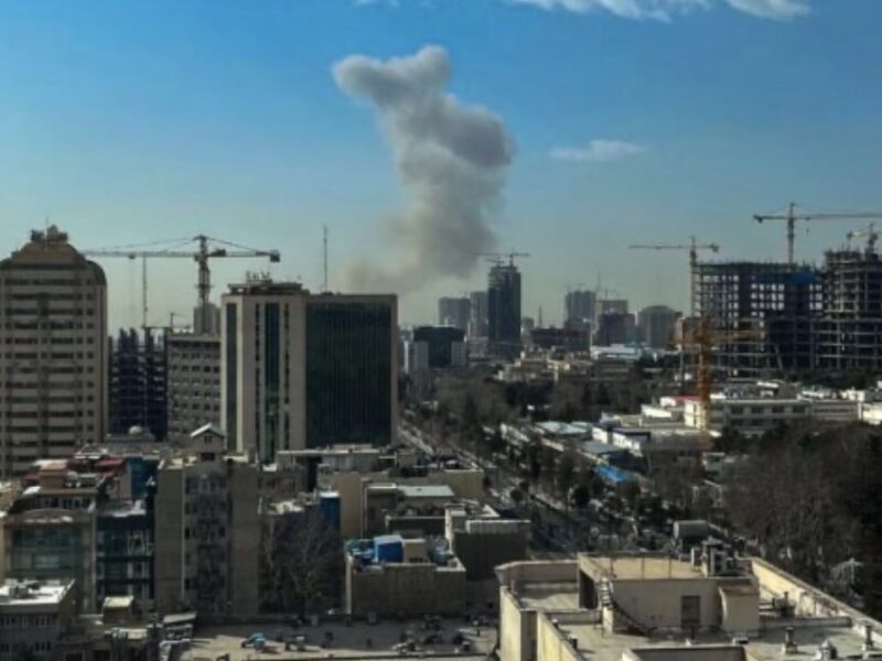 Izraeli dhe Irani mbyllin hapësirat ajrore