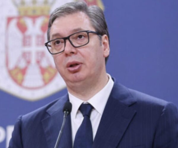 Vuçiq kundërshton sulmin e Izraelit e SHBA’së ndaj Iranit, po gënjejnë sikur në vitin 1999