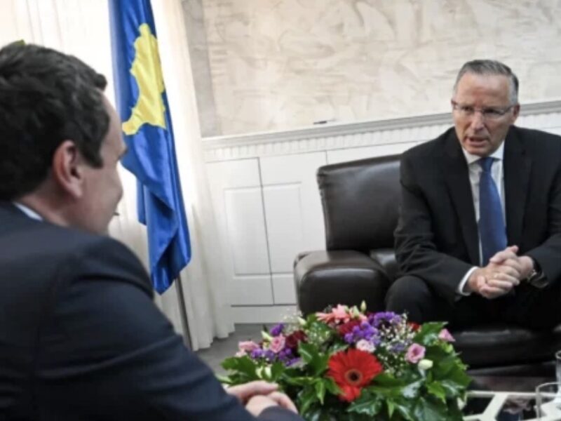 Përfundon takimi Kurti-Hamza