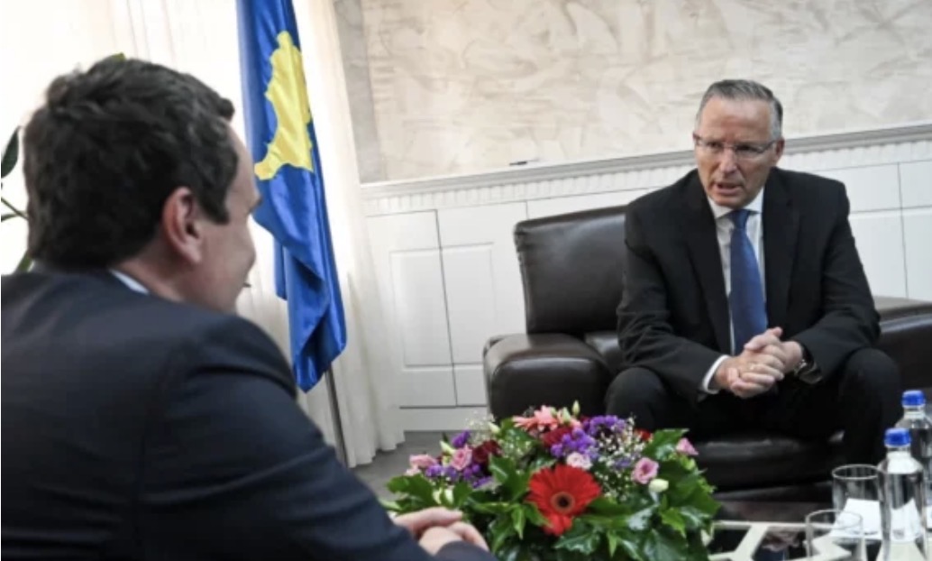 Përfundon takimi Kurti-Hamza