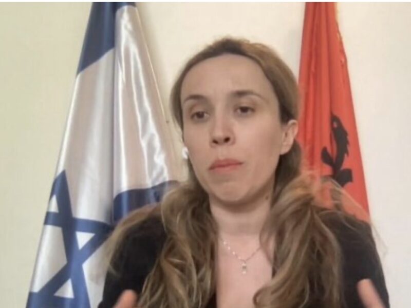 Ambasadaorja e Shqipërisë: 11 shqiptarë janë të bllokuar në Izrael, iu kemi dhënë udhëzime