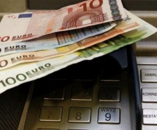 Kurti në mbledhje të partisë thotë se paga e 13’të shpërndahet në fund të muajit