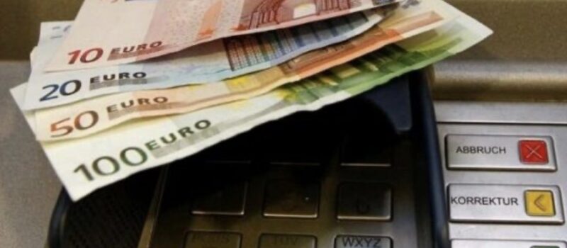 Kurti në mbledhje të partisë thotë se paga e 13’të shpërndahet në fund të muajit