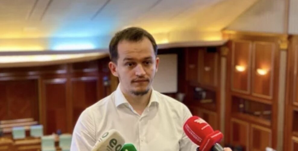 Eksponentë të pushtetit “propozuan” pezullim të afatit, Cakolli: Nëse deri më 5 mars nuk zgjidhet Presidenti, zgjedhje