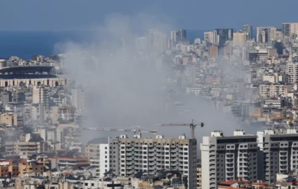 Tronditje  zemërim dhe zgjedhje të vështira për qeverinë e Libanit pasi Hezbollahu sulmoi Izraelin