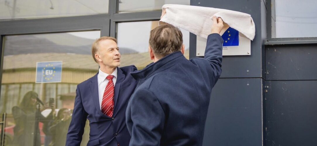 BE inauguron Sallën e re Sportive në Zveçan – investim prej2.5 milionë eurosh për rininë dhe komunitetin lokal