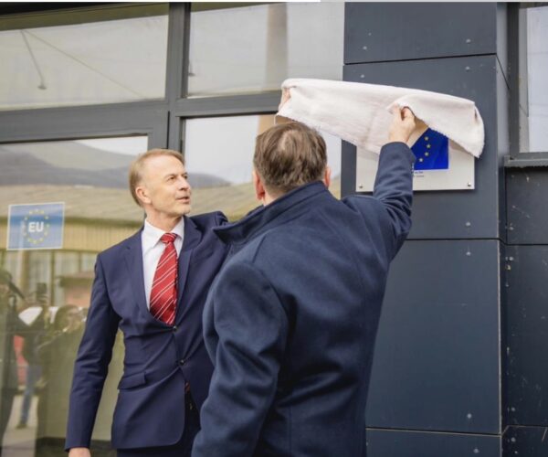 BE inauguron Sallën e re Sportive në Zveçan – investim prej2.5 milionë eurosh për rininë dhe komunitetin lokal