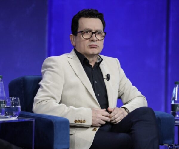 Kush po e destabilizon njëkohësisht Shqipërinë dhe Kosovën?