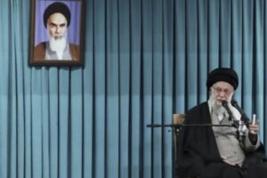 Ajatollahët bëjnë presion për zgjedhjen e Liderit të ri Suprem, Izraeli në gatishmëri për ta shënjestruar