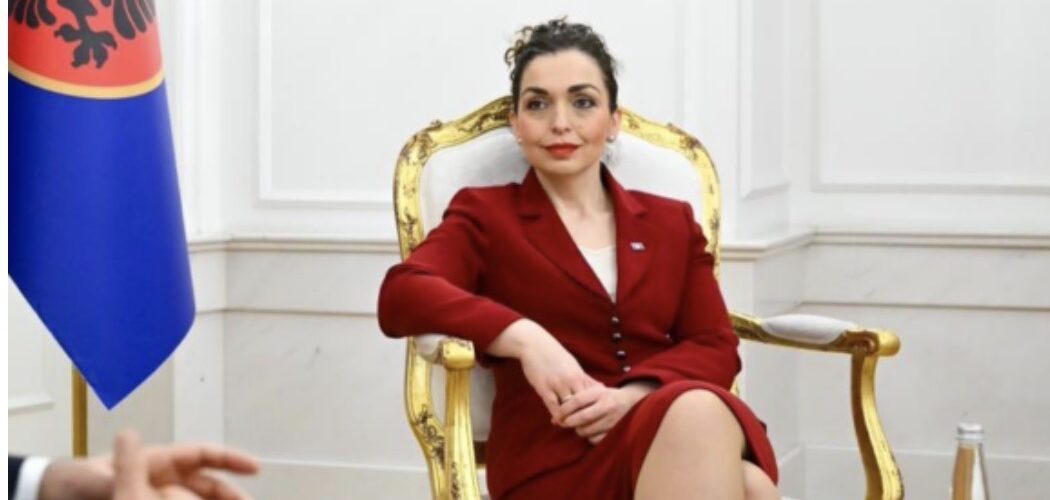 Presidenca thotë se Osmani po e pret Gjykatën Kushtetuese për ta nënshkruar dekretin për datën e zgjedhjeve të reja