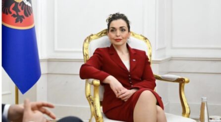 Presidenca thotë se Osmani po e pret Gjykatën Kushtetuese për ta nënshkruar dekretin për datën e zgjedhjeve të reja