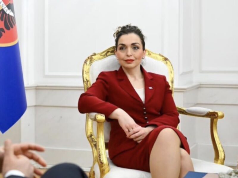 Presidenca thotë se Osmani po e pret Gjykatën Kushtetuese për ta nënshkruar dekretin për datën e zgjedhjeve të reja