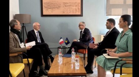 Vitia takon ambasadorin francez, flasin për bashkëpunimin në fushën e shëndetësisë