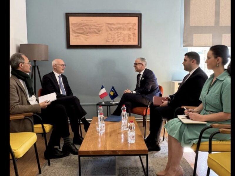 Vitia takon ambasadorin francez, flasin për bashkëpunimin në fushën e shëndetësisë