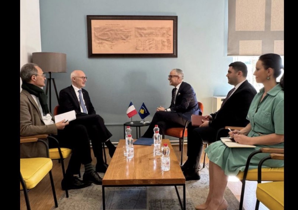 Vitia takon ambasadorin francez  flasin për bashkëpunimin në fushën e shëndetësisë