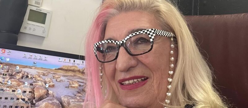 Kur politika zhvishet nga dinjiteti