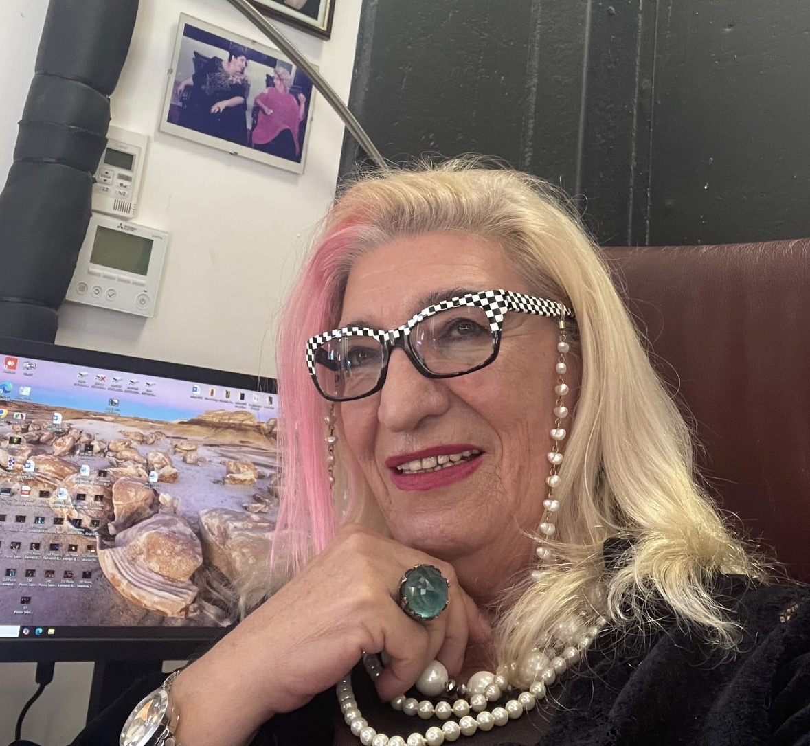 Kur politika zhvishet nga dinjiteti