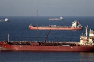 Tensionet në Lindjen e Mesme, Irani nis vendosjen e minave në Ngushticën e Hormuzit